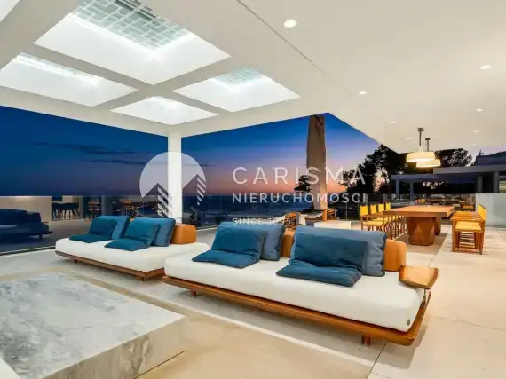 (55) Luksusowy penthouse w pierwszej linii brzegowej w El Paraíso, Malaga, Costa del Sol.
