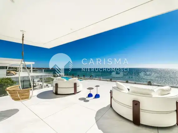 (64) Luksusowy penthouse w pierwszej linii brzegowej w El Paraíso, Malaga, Costa del Sol.