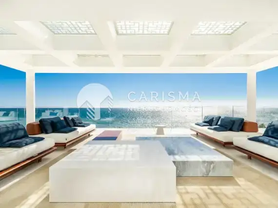(65) Luksusowy penthouse w pierwszej linii brzegowej w El Paraíso, Malaga, Costa del Sol.