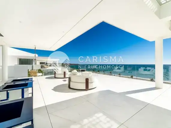 (69) Luksusowy penthouse w pierwszej linii brzegowej w El Paraíso, Malaga, Costa del Sol.