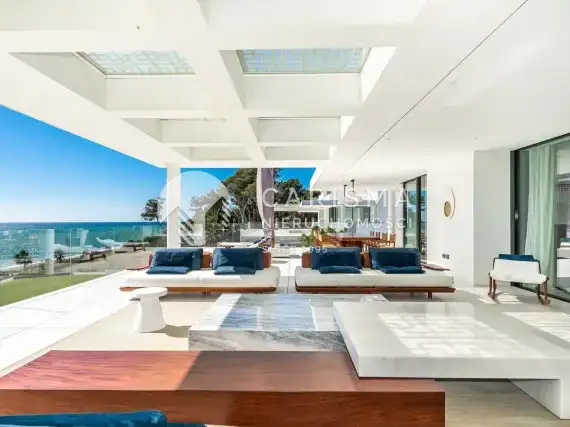 (70) Luksusowy penthouse w pierwszej linii brzegowej w El Paraíso, Malaga, Costa del Sol.