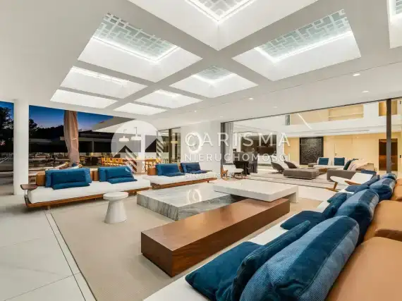(78) Luksusowy penthouse w pierwszej linii brzegowej w El Paraíso, Malaga, Costa del Sol.