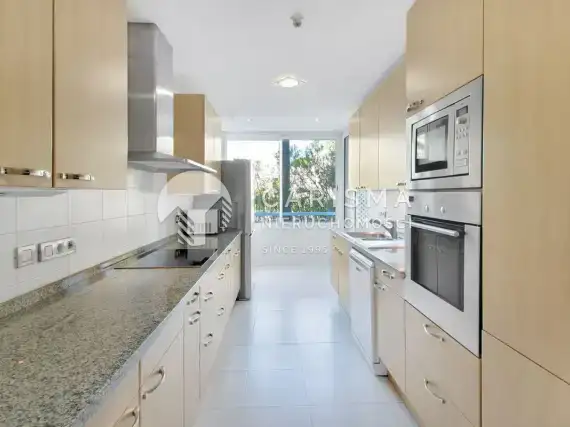 (14) Spektakularny apartament w ekskluzywnym kompleksie Las Brisas, Marbella, Costa del Sol.