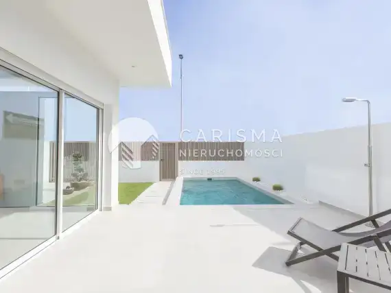 (9) Domy w zabudowie bliźniaczej z prywatnymi basenami 900 m od plaży w Santiago de la Ribera