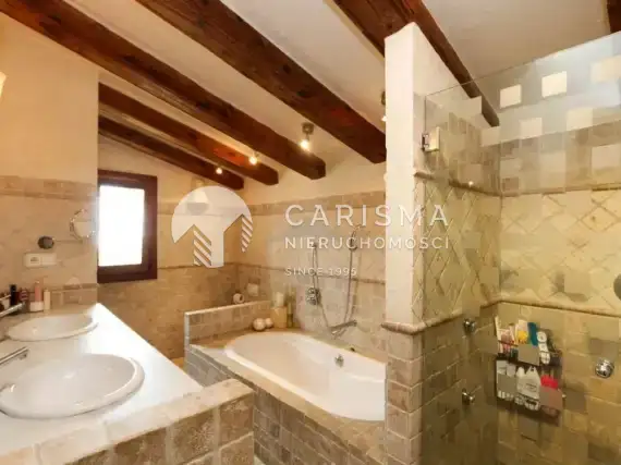 (20) Willa w stylu Ibiza 600 m od plaży, Moraira, Costa Blanca Północ.