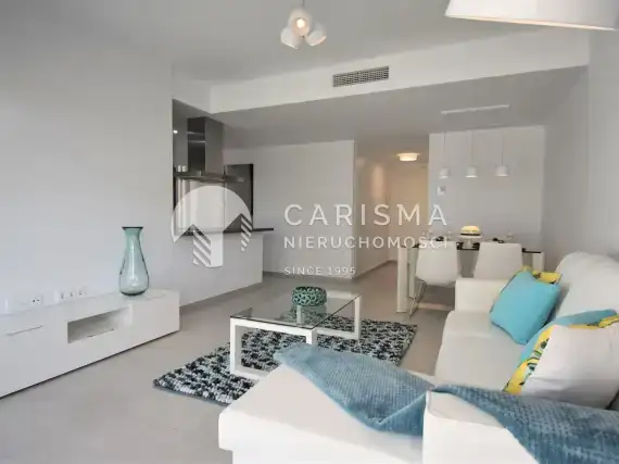 (6) Apartamenty z 2 i 3 sypialniami w Villamartin
