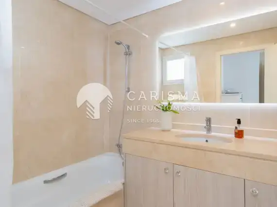 (10) Piękny penthouse z widokiem na morze, w Esteponie, Costa del Sol