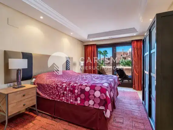 (4) Luksusowy apartament z widokiem na morze, w kompleksie przy plaży, Estepona, Costa del Sol