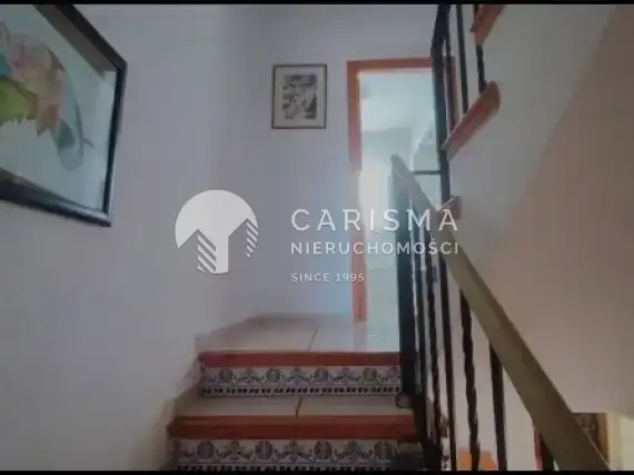 (16) Dom w zabudowie szeregowej w dobrej lokalizacji w Calpe, Costa Blanca