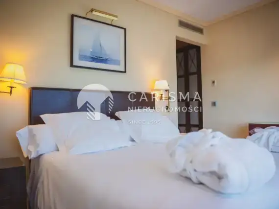 (7) Luksusowy apartament w 5* hotelu, w pierwszej linii brzegowej, Puerto Banus, Costa del Sol