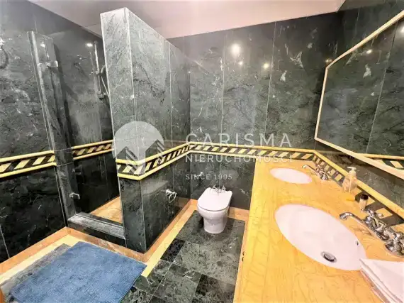 (17) Luksusowy apartament w porcie, Puerto Banus, Costa del Sol