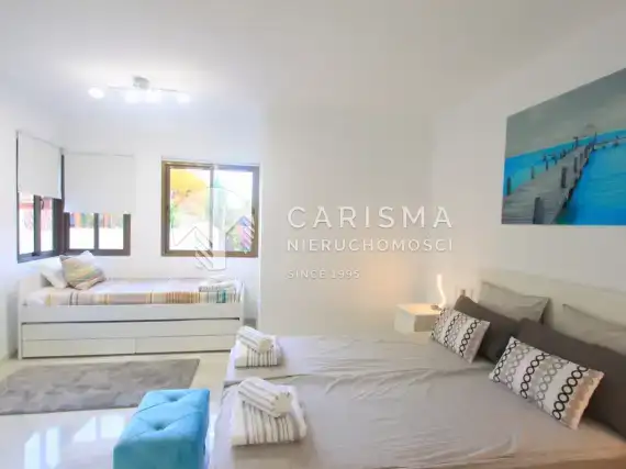 (28) Luksusowy penthouse, w pierwszej linii brzegowej, Elviria, Costa del Sol