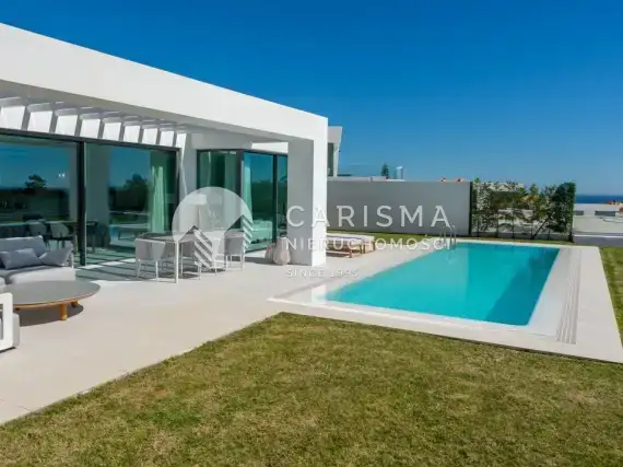 (38) Dom w zabudowie bliźniaczej z  widokiem na morze, Marbella, Costa del Sol