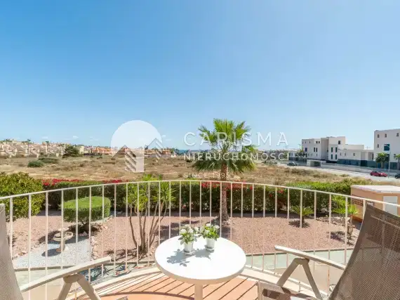 (7) Dom w zabudowie szergowej w Playa Flamenca, Costa Blanca