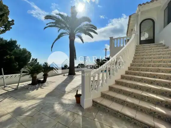 (20) Odremontowana willa z widokiem na morze w Moraira