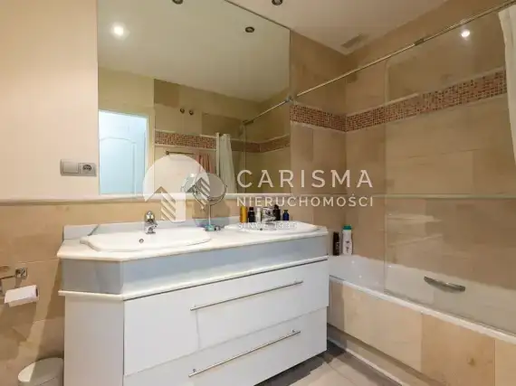 (8) Apartament na terenie osiedla Fuerte Aloha