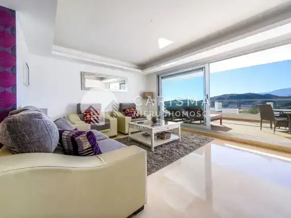 (2) Apartament osiedla Los Arqueros Golf z widokiem na morze