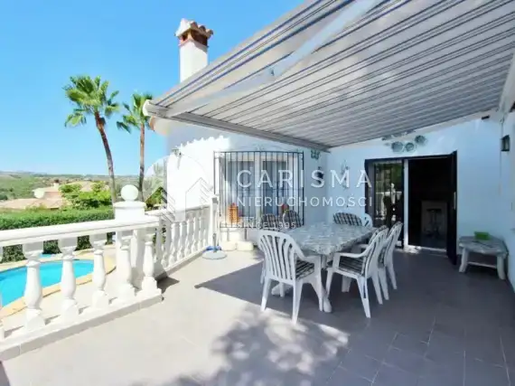 (13) Willa w otoczeniu zieleni w Moraira