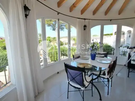 (21) Willa w otoczeniu zieleni w Moraira