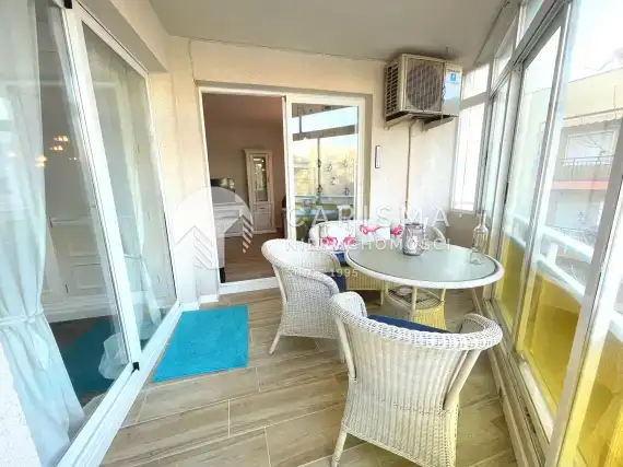 (16) Częściowo odremontowany apartament w Calpe, 60 metrów od plaży