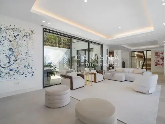 (12) Dom w Hiszpanii z widokiem na Morze Śródziemne, Rio Real, Malaga, Costa del Sol