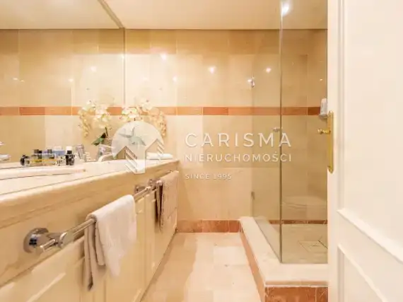 (15) Luksusowy apartament w pierwszej linii brzegowej, New Golden Mile, Costa del Sol