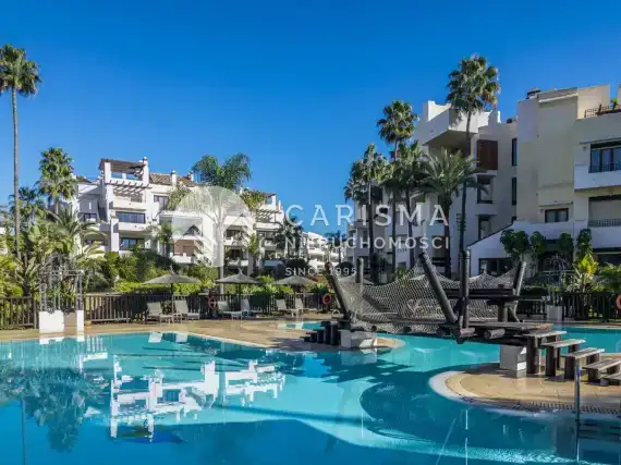 (9) Luksusowy apartament w pierwszej linii brzegowej, New Golden Mile, Costa del Sol.