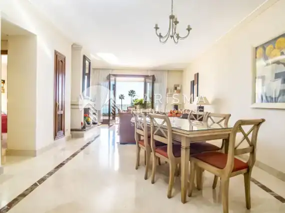 (19) Luksusowy apartament w pierwszej linii brzegowej, New Golden Mile, Costa del Sol.