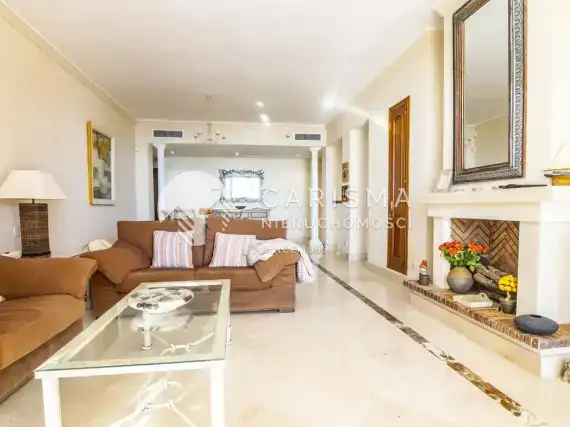 (22) Luksusowy apartament w pierwszej linii brzegowej, New Golden Mile, Costa del Sol.