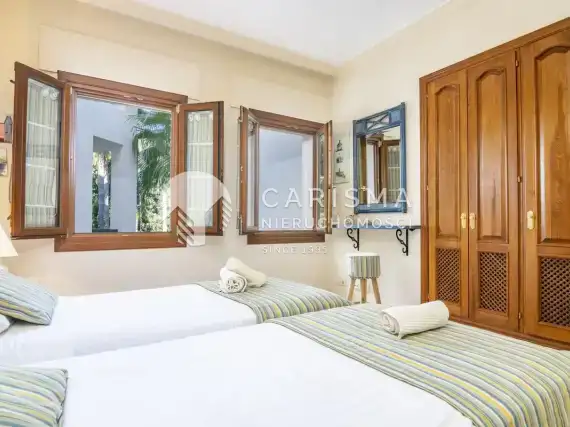 (25) Luksusowy apartament w pierwszej linii brzegowej, New Golden Mile, Costa del Sol.