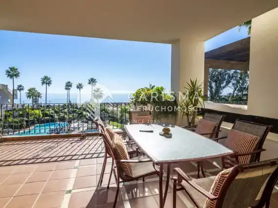 (42) Luksusowy apartament w pierwszej linii brzegowej, New Golden Mile, Costa del Sol.