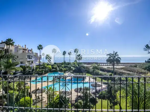 (48) Luksusowy apartament w pierwszej linii brzegowej, New Golden Mile, Costa del Sol.