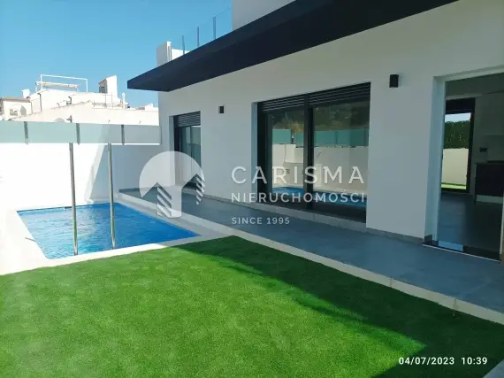 (11) Nowy, gotowy dom w zabudowie bliźniaczej, Villamartin, Costa Blanca