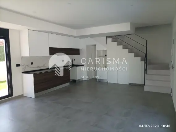 (12) Nowy, gotowy dom w zabudowie bliźniaczej, Villamartin, Costa Blanca