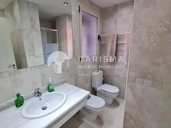(8) Dwupoziomowy penthouse z widokiem na morze w Benidorm