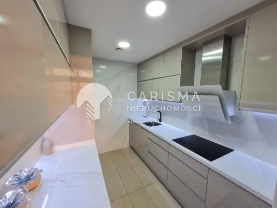 (12) Dwupoziomowy penthouse z widokiem na morze w Benidorm