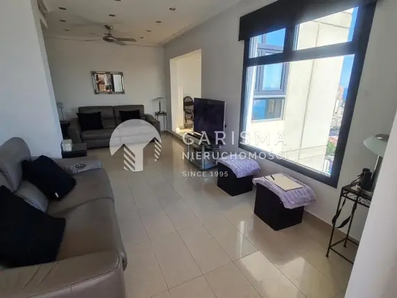 (21) Dwupoziomowy penthouse z widokiem na morze w Benidorm