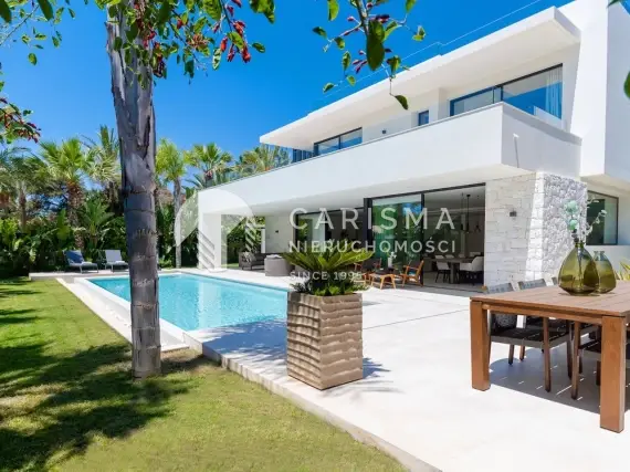 (13) Dom przy plaży w Marbesa, Marbella, Costa del Sol