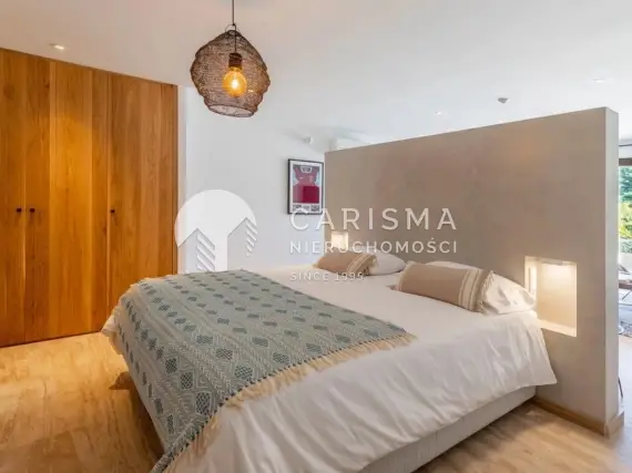 (35) Luksusowa willa w stylu Ibiza w Moraira, Costa Blanca