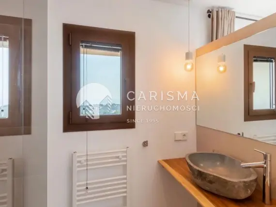 (42) Luksusowa willa w stylu Ibiza w Moraira, Costa Blanca