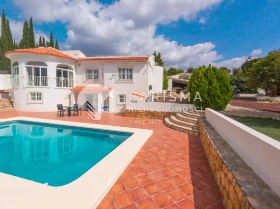 (4) Willa z 7-ma sypialniami, w cichej okolicy, La Nucia, Costa Blanca