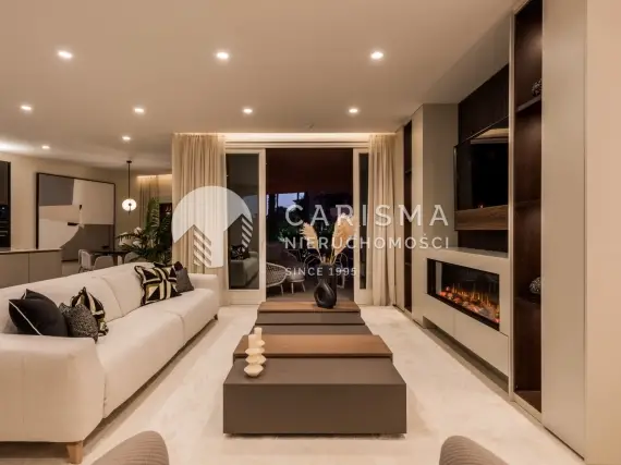 (32) Luksusowy, parterowy apartament w pierwszej linii brzegowej, Estepona, Costa del Sol