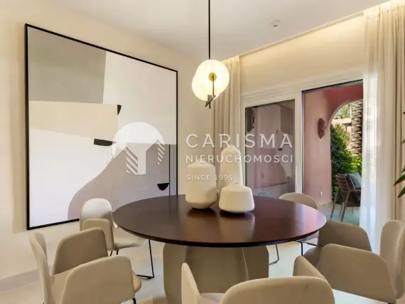 (43) Luksusowy, parterowy apartament w pierwszej linii brzegowej, Estepona, Costa del Sol