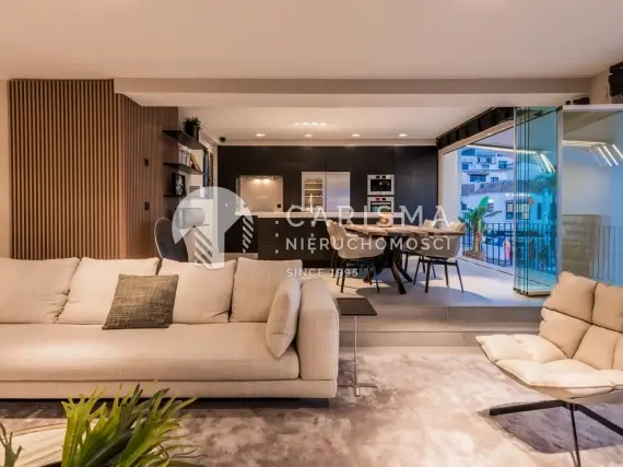 (11) Luksusowy apartament w porcie Puerto Banus, Costa del Sol