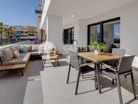 (8) Penthouse 500 m od morza w Playa Flamenca. Umeblowanie w cenie.