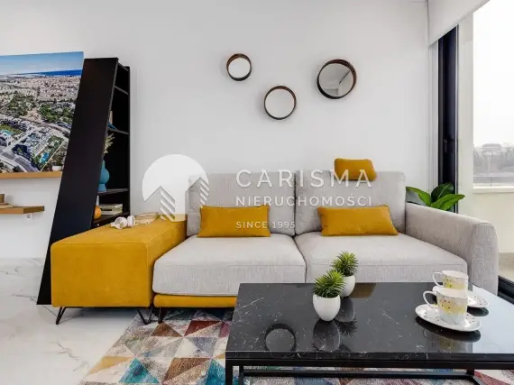 (12) Penthouse 500 m od morza w Playa Flamenca. Umeblowanie w cenie.