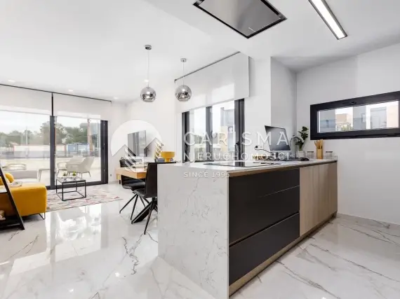 (21) Penthouse 500 m od morza w Playa Flamenca. Umeblowanie w cenie.