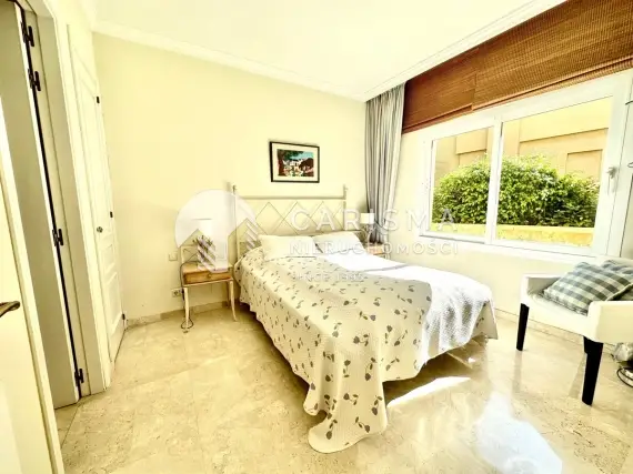 (39) Apartament w pierwszej linii brzegowej Rio Real, Marbella