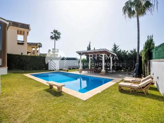 (4) Willa na sprzedaż w San Pedro de Alcántara, Costa del Sol
