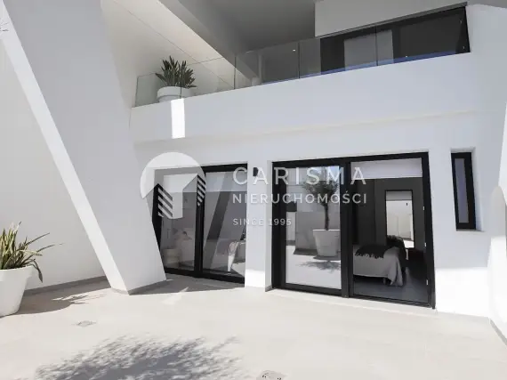 (3) Nowe i nowoczesne apartamenty oraz wille w Guardamar